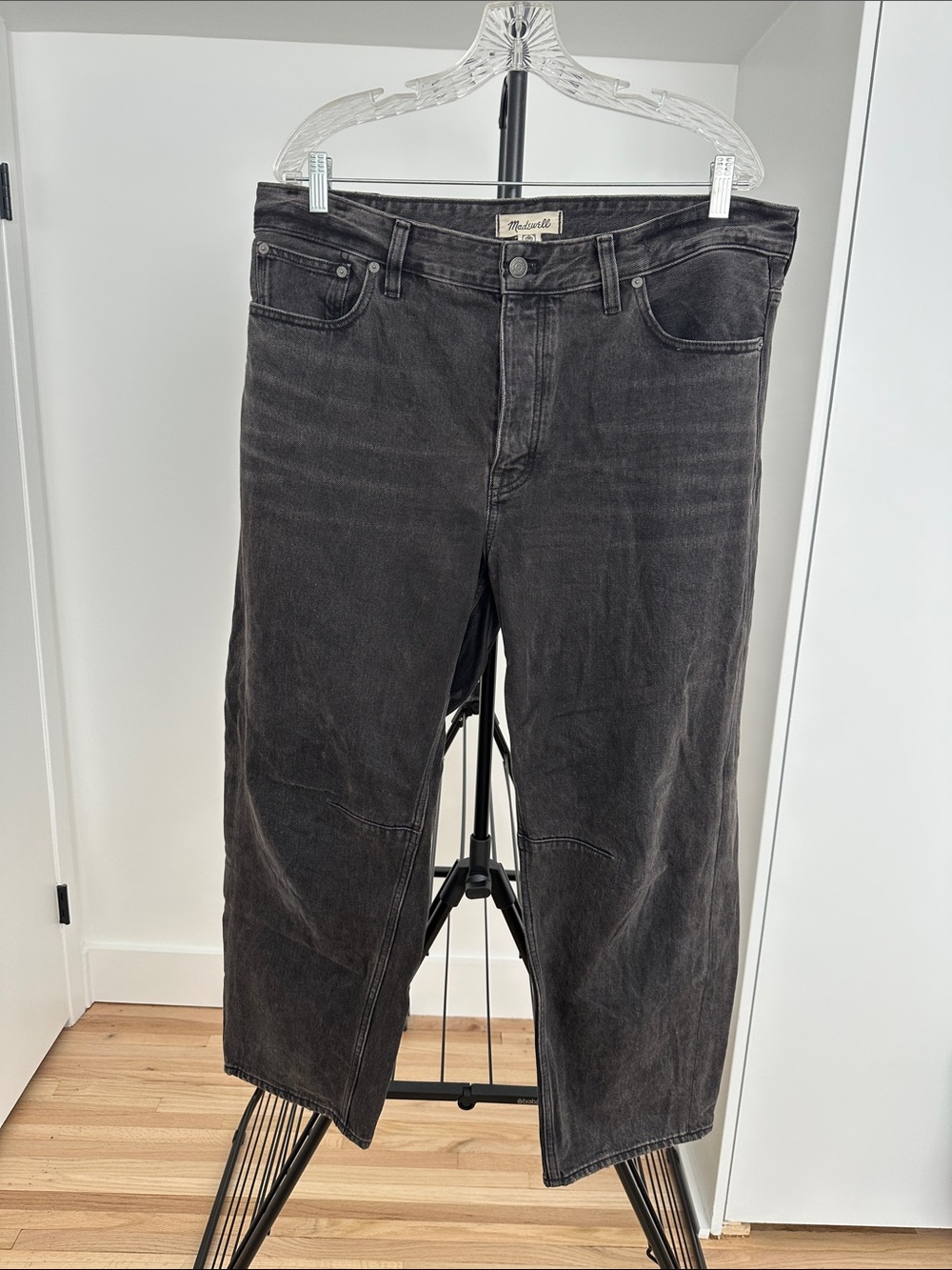 The Darted Barrel-leg Jean from Madewell size 31
